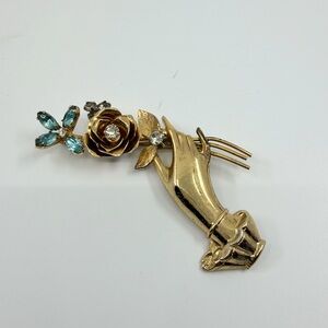 Vintage Coro Hand & Flower Brooch – Gold Tone